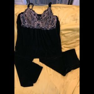 SOMA Black Velvet Pajama?/loungers Size M
